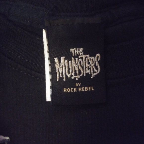 The Munsters Grandpa Rock Rebel T-Shirt (Size Medium) NEW - Picture 3 of 4